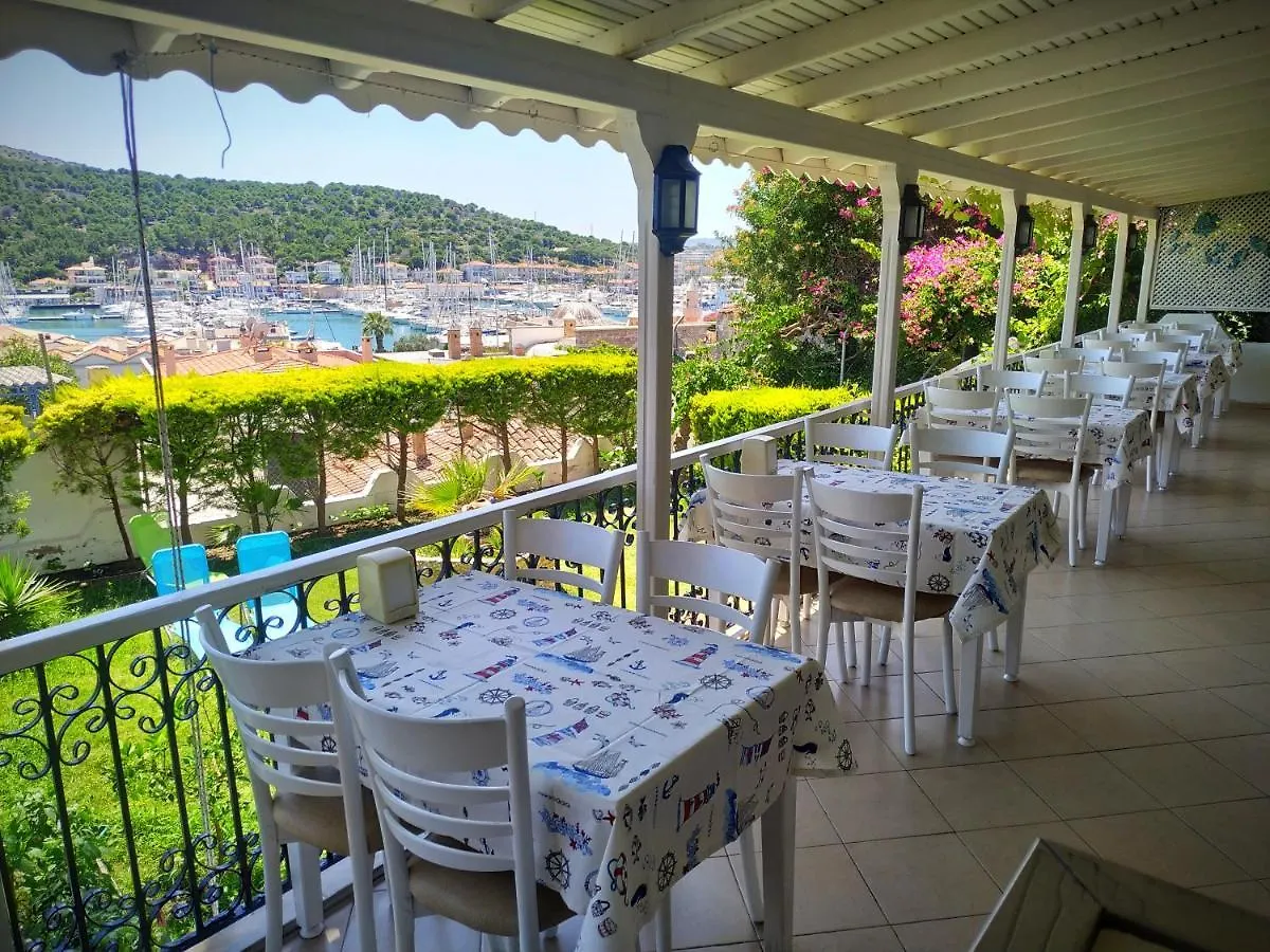Yalcin Hotel Çeşme