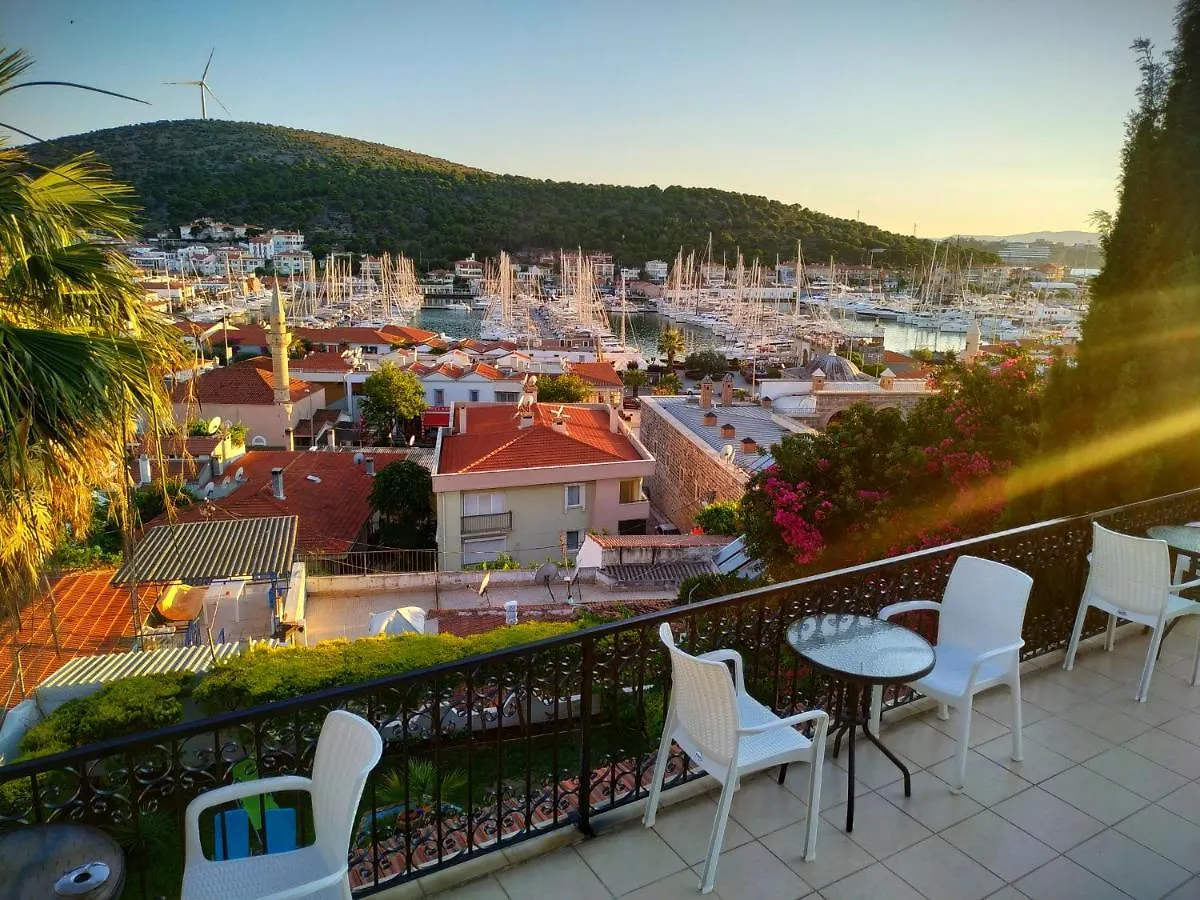 Yalcin Hotel Çeşme 2*,