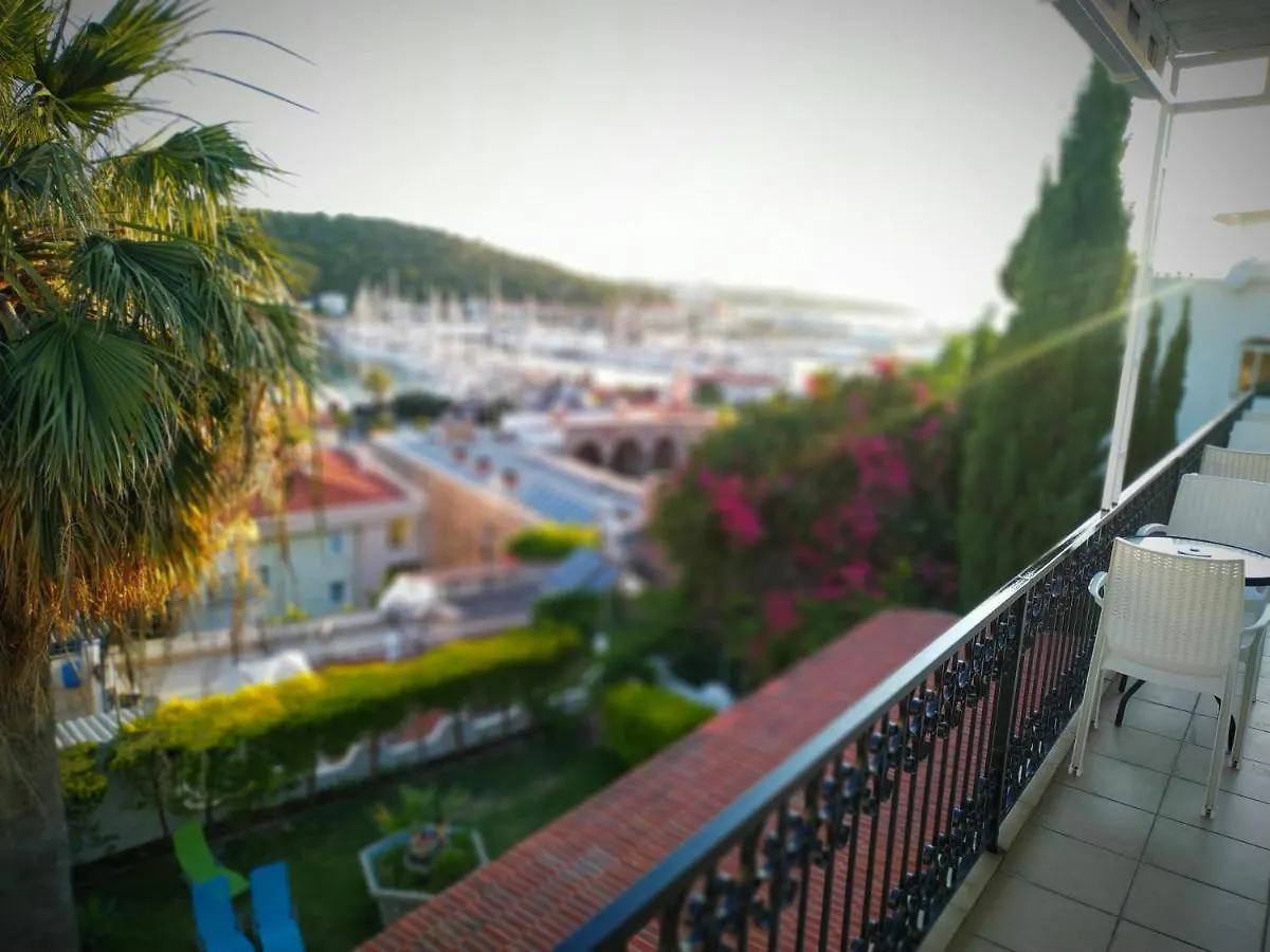 Yalcin Hotel Çeşme 2*,  Turquie